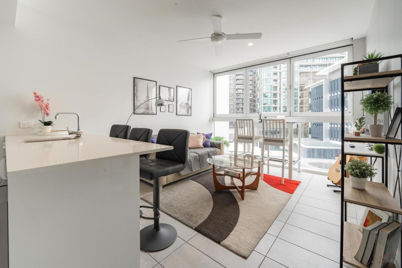 Fortitude Valley View 1b1b W Shared Pool Gym Apartment Brisbane
